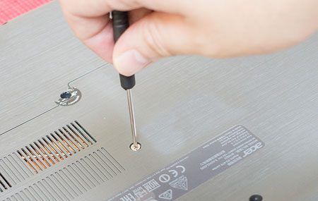 Ugradnja SSD diska pomocu Caddy fioke