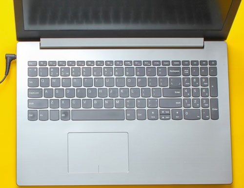 Da li je loše ostaviti laptop uvek uključen u struju?